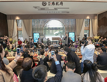 【ca88登陆平台·雍龙府】寻声而来，，，，，艺术名家齐聚雍龙府！吸引25万+岳阳人关注！